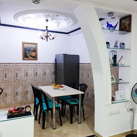 Mira Appartement -Lovely, Tidy & Close To Beaches And City Center Аль-Хосейма Екстер'єр фото