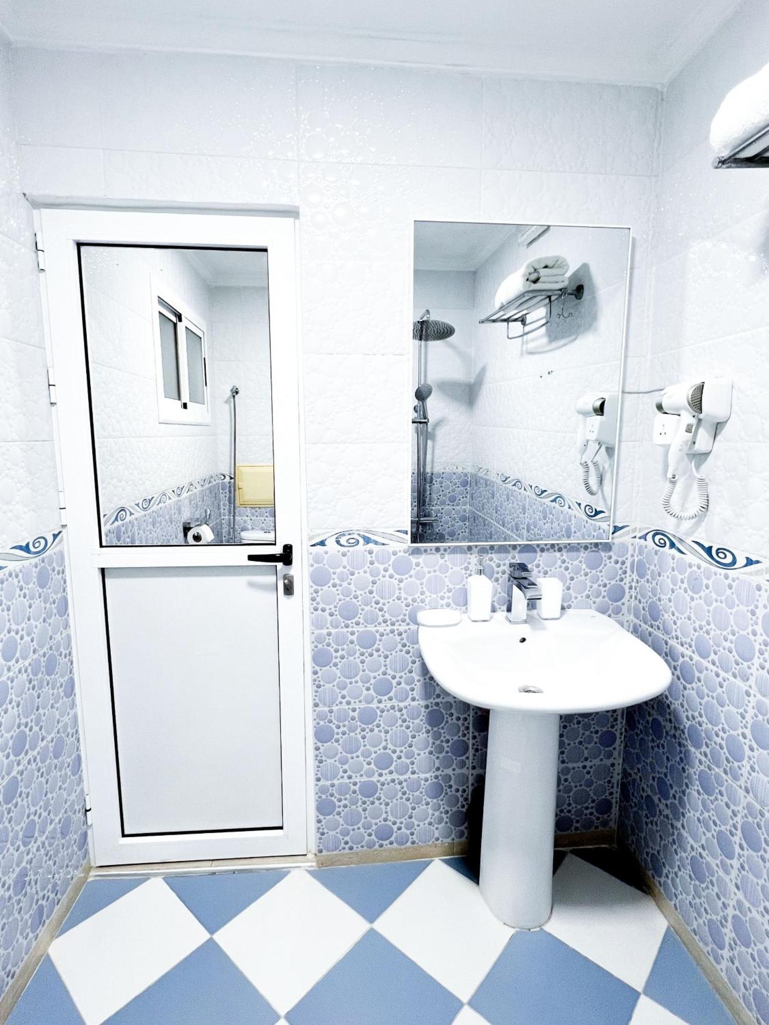 Mira Appartement -Lovely, Tidy & Close To Beaches And City Center Аль-Хосейма Екстер'єр фото